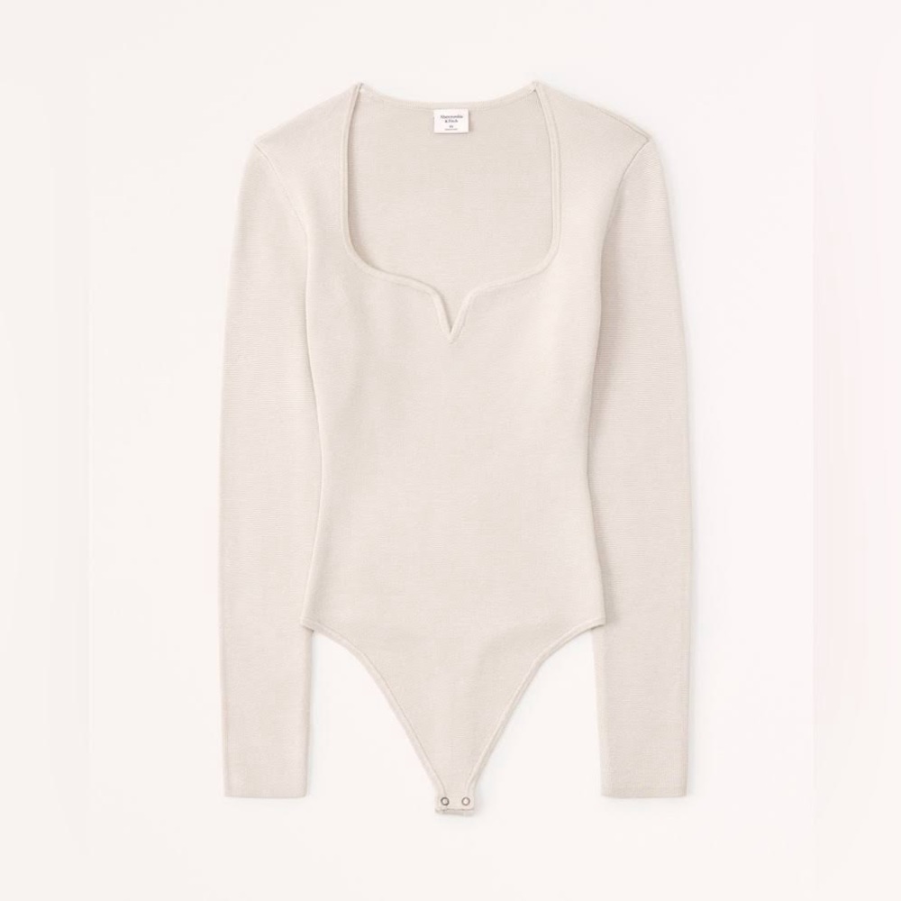 Ambercombie & Fitch- Cream Knit Sweetheart Neckline Long Sleeve Bodysuit